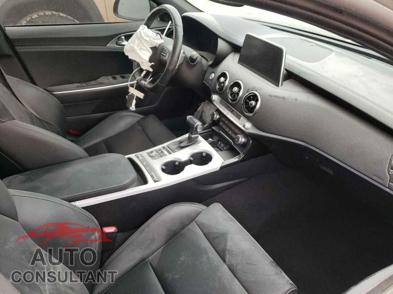 KIA STINGER 2019 - KNAE45LC2K6066477