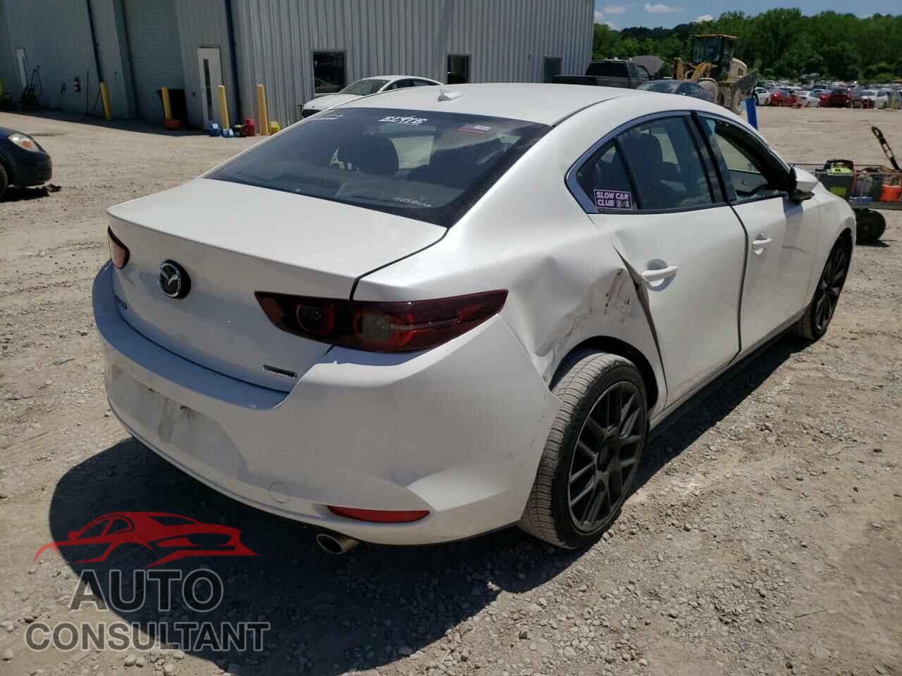 MAZDA 3 2019 - JM1BPACMXK1102038