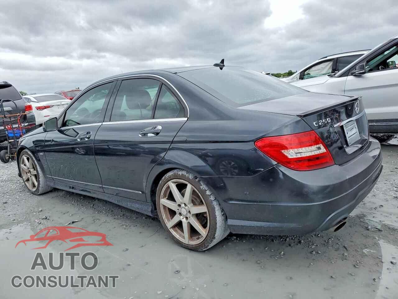 MERCEDES-BENZ C-CLASS 2012 - WDDGF4HB5CR210755