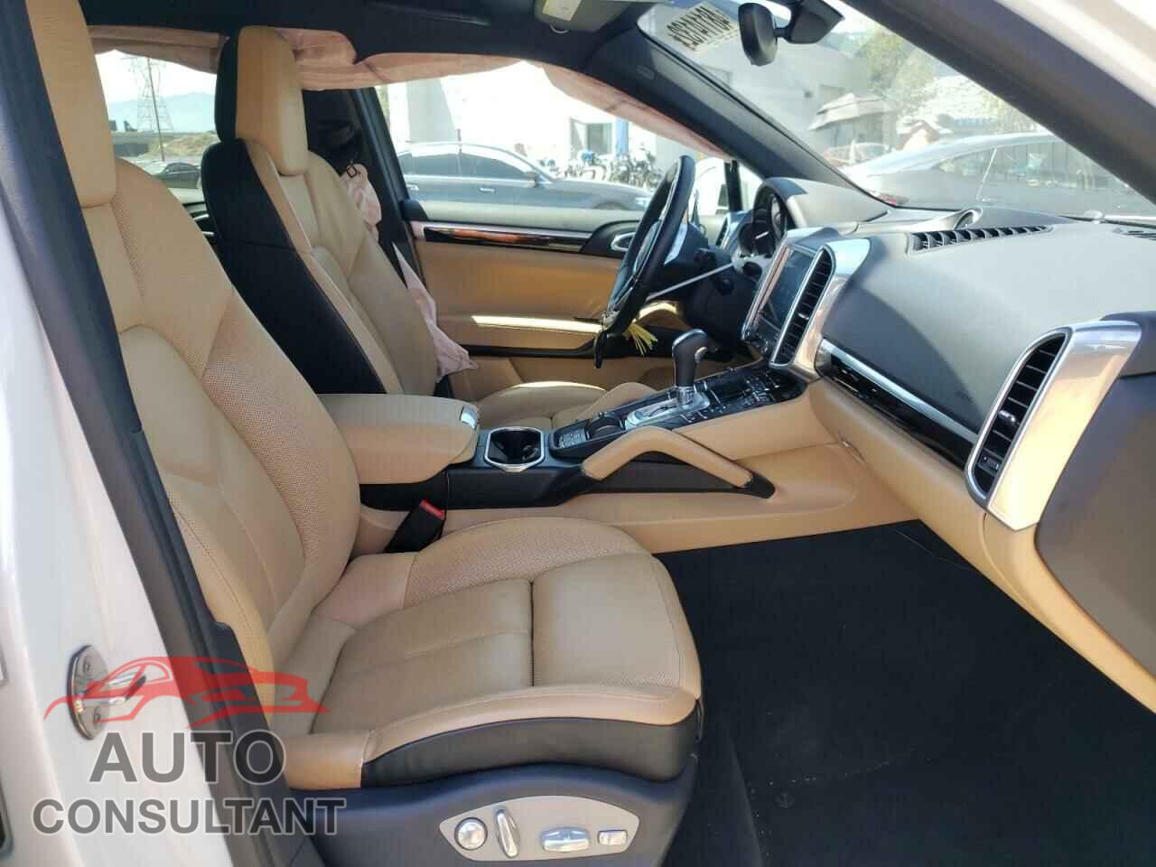 PORSCHE CAYENNE 2017 - WP1AA2A27HKA87729