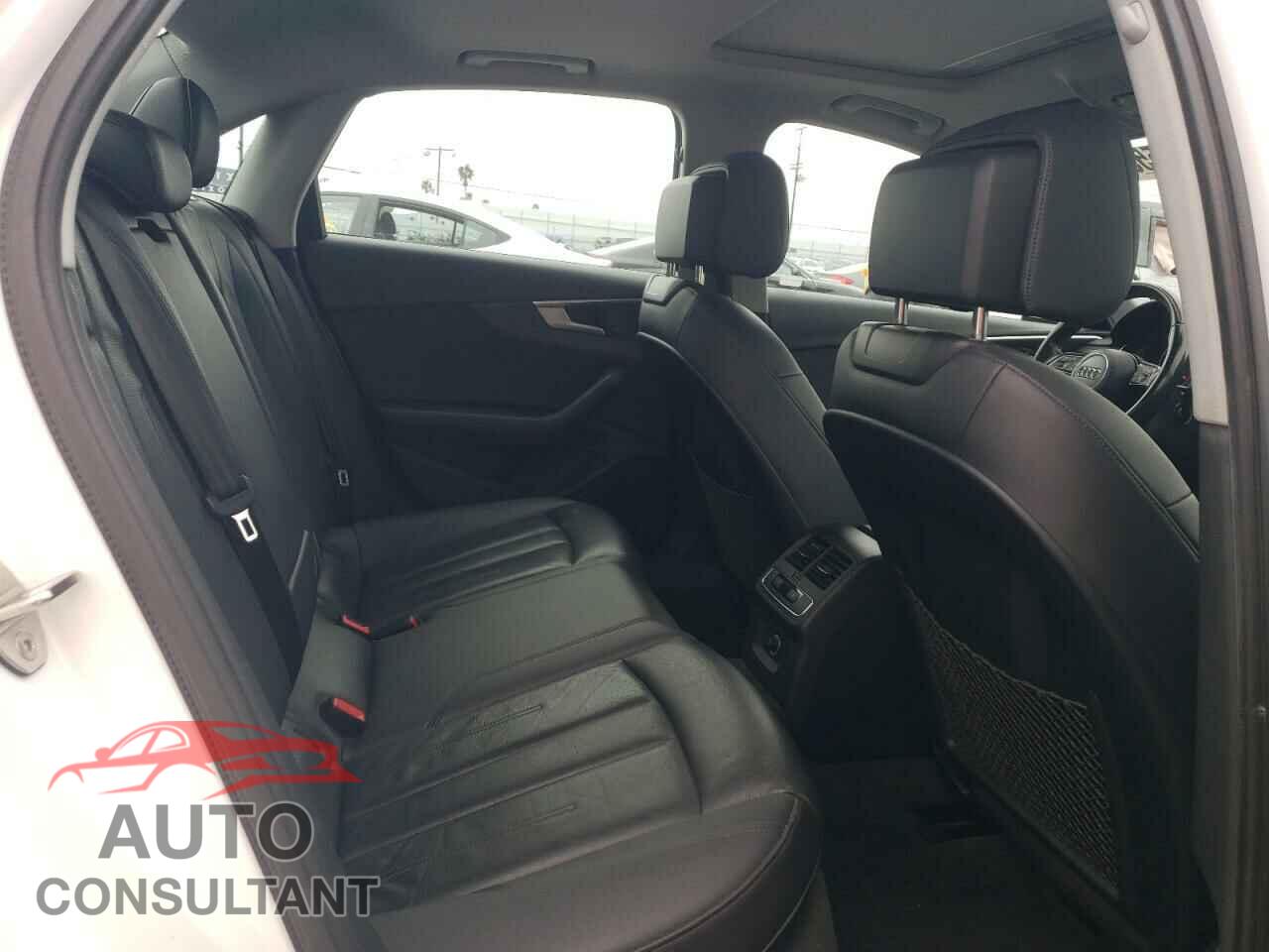 AUDI A4 2017 - WAUKMAF42HN043585