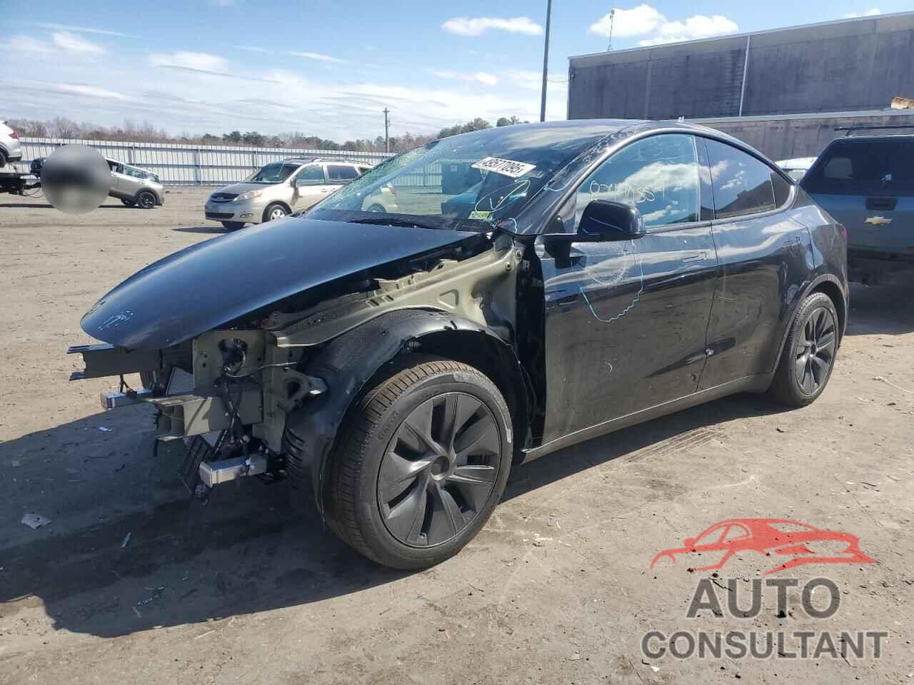 TESLA MODEL Y 2025 - 7SAYGDEE3SA352407