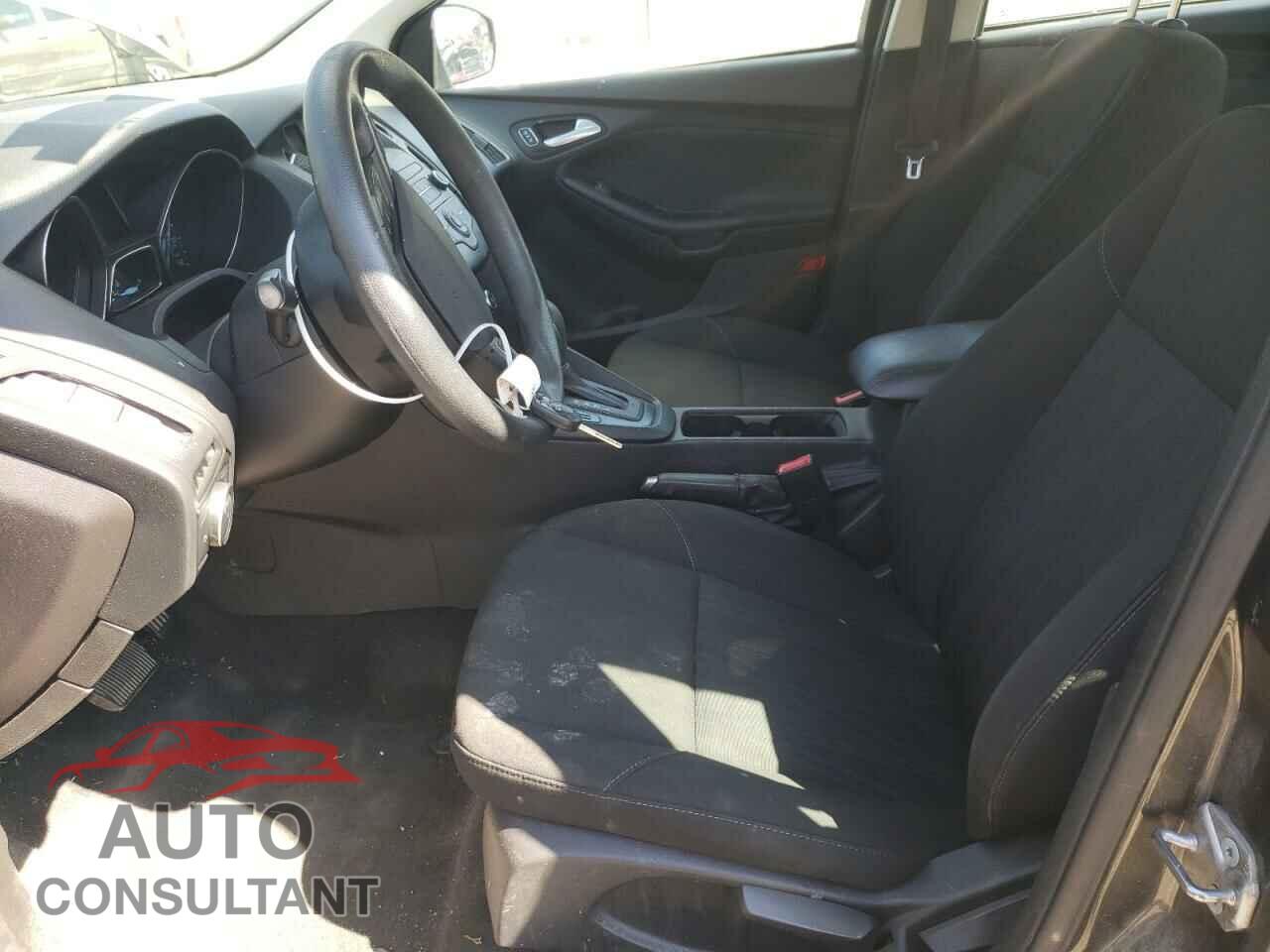 FORD FOCUS 2018 - 1FADP3F27JL285969