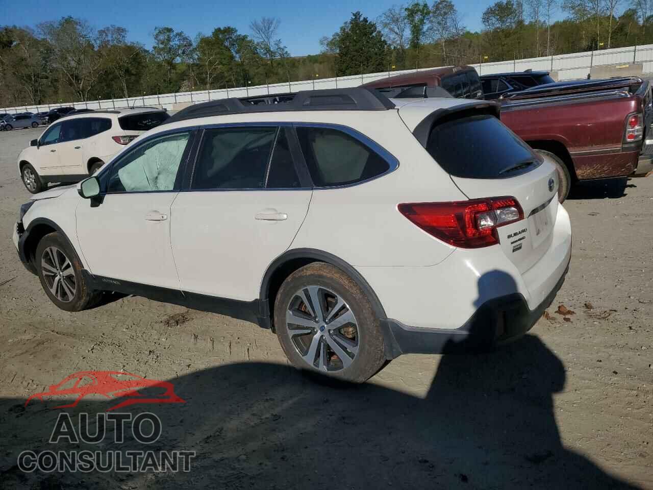SUBARU OUTBACK 2019 - 4S4BSENC2K3297384