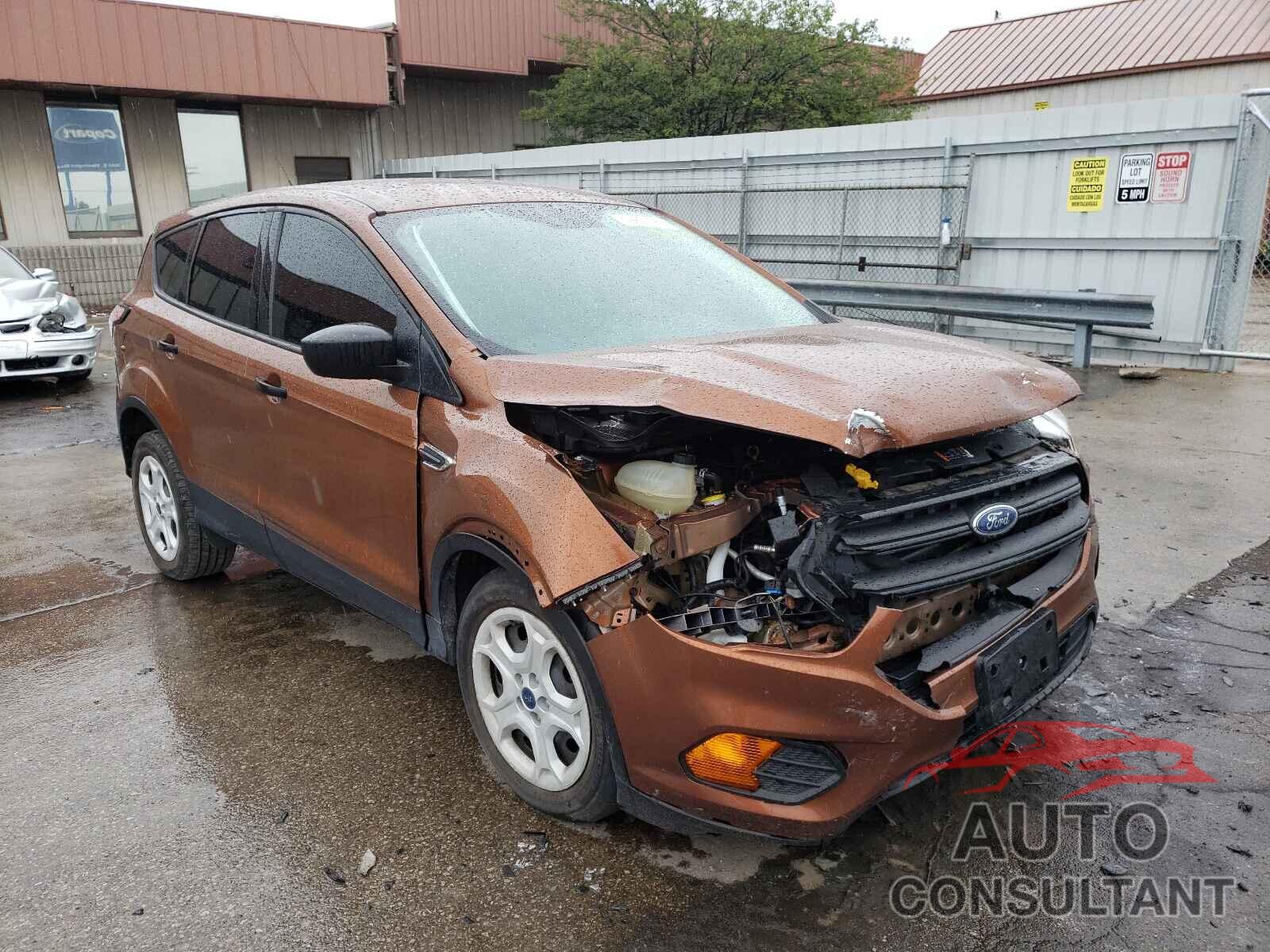 FORD ESCAPE 2017 - 1FMCU0F7XHUC40579