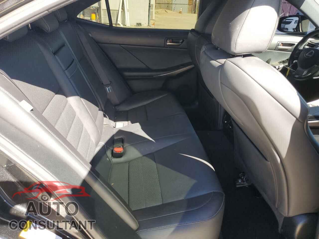 LEXUS IS 2017 - JTHBA1D25H5054995