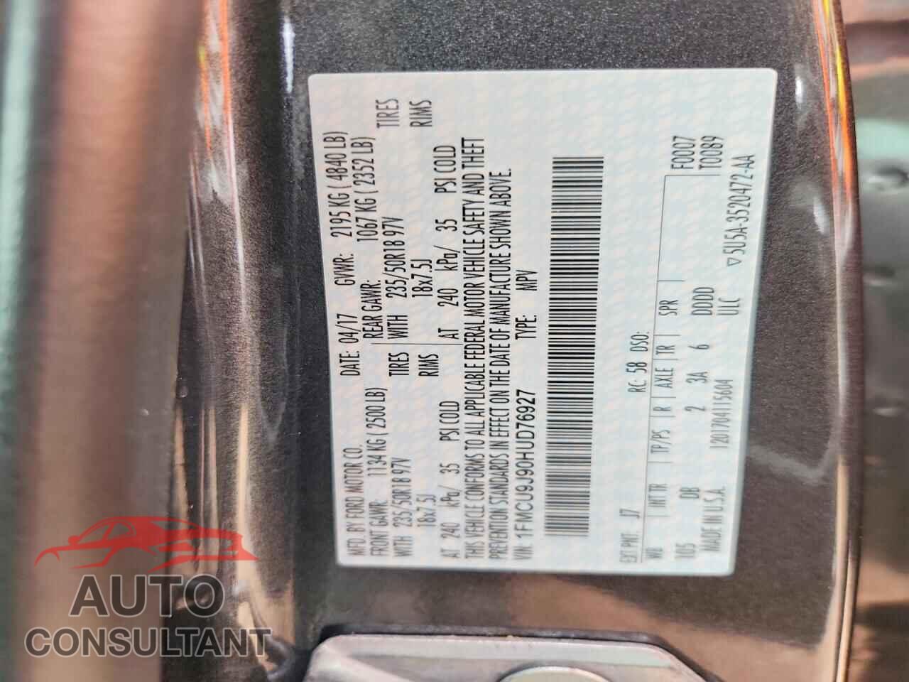 FORD ESCAPE 2017 - 1FMCU9J90HUD76927