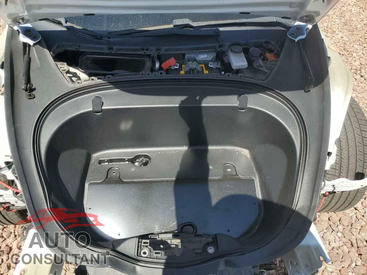 TESLA MODEL 3 2018 - 5YJ3E1EA0JF053290