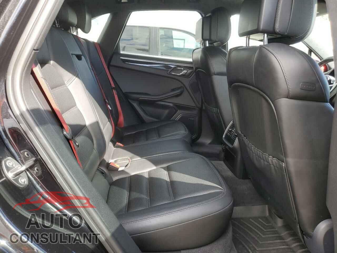 PORSCHE MACAN 2015 - WP1AF2A58FLB96008