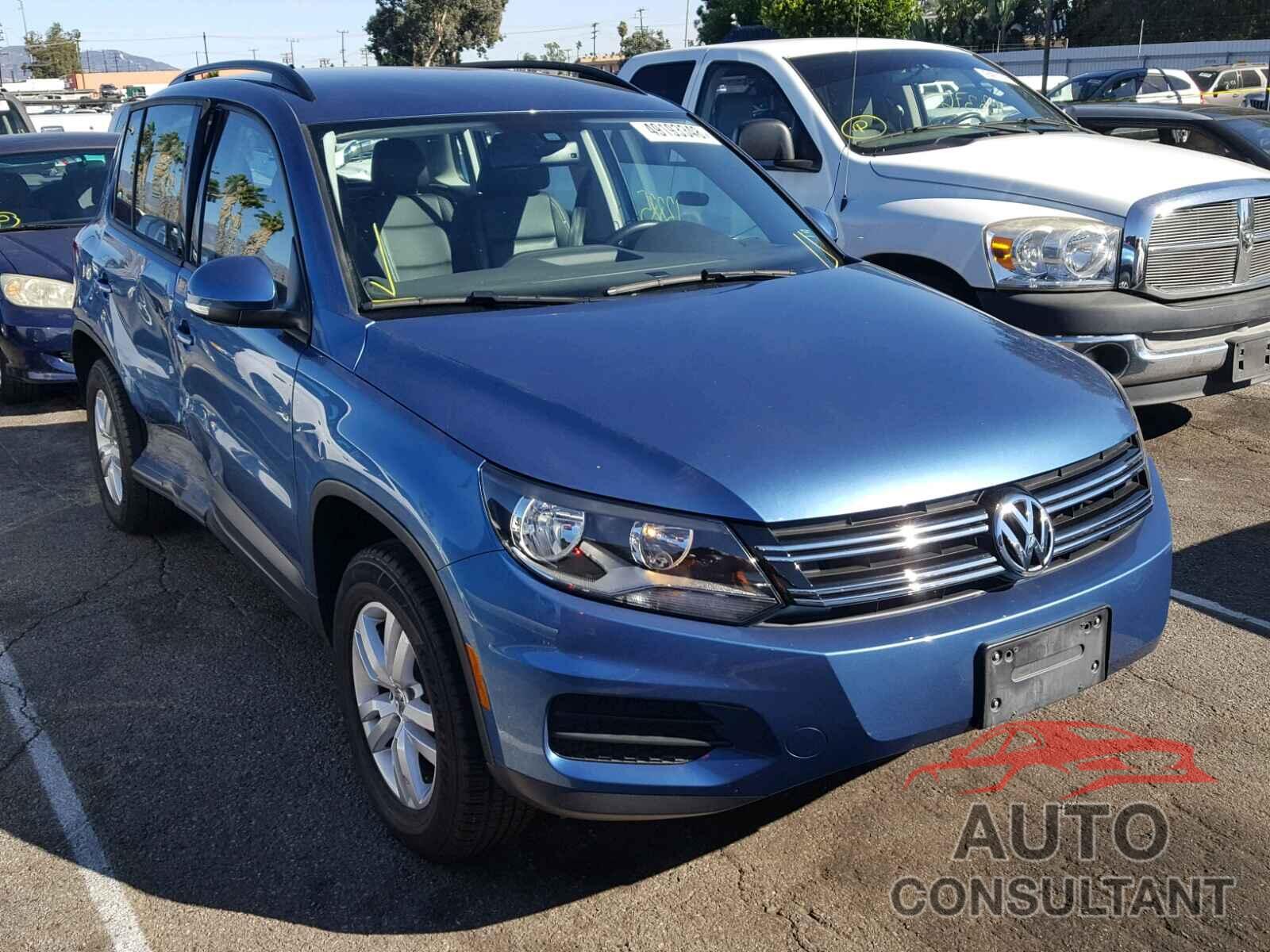 VOLKSWAGEN TIGUAN S 2017 - WVGAV7AX7HW512014