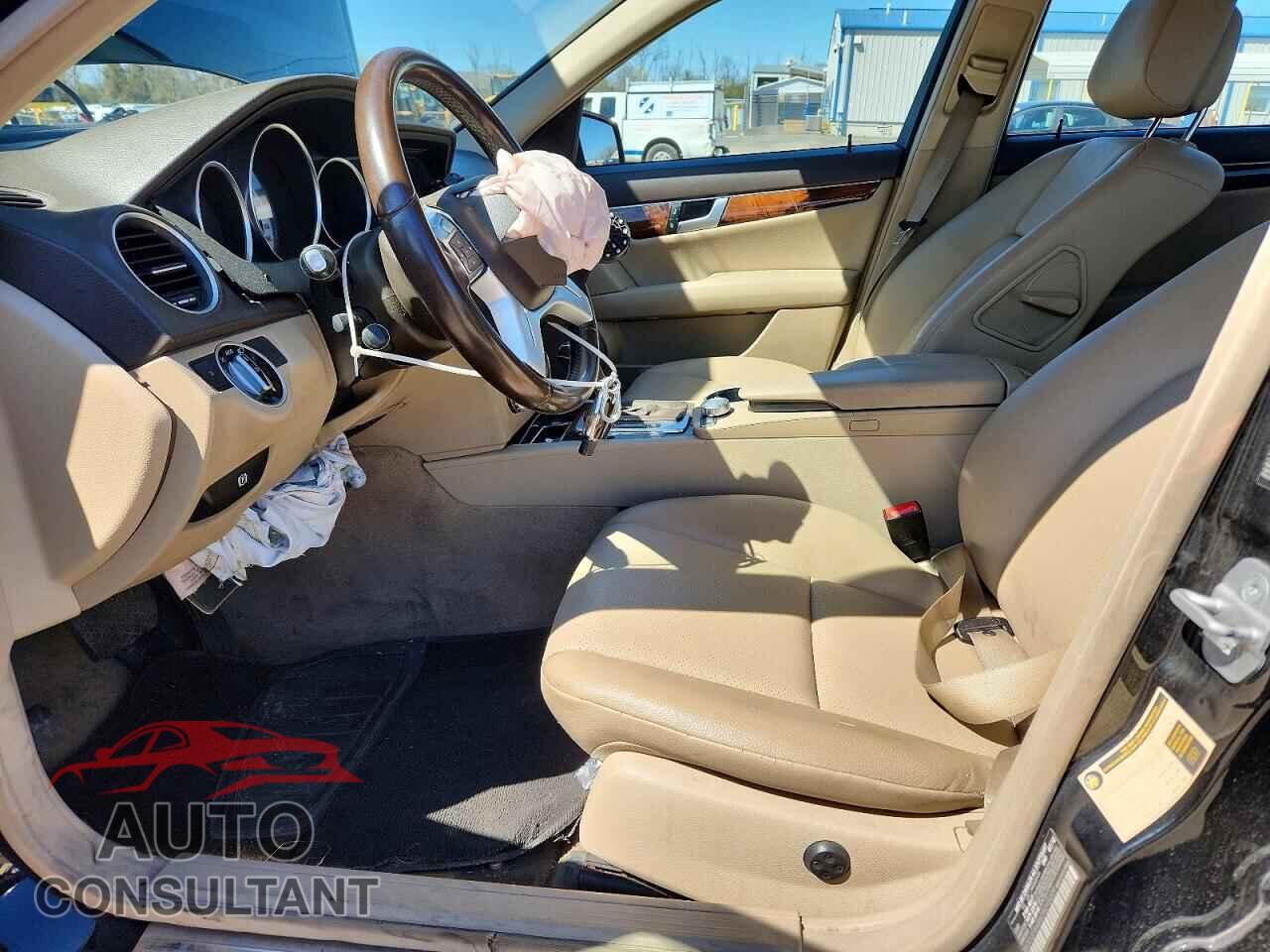 MERCEDES-BENZ C-CLASS 2013 - WDDGF8AB6DR245209