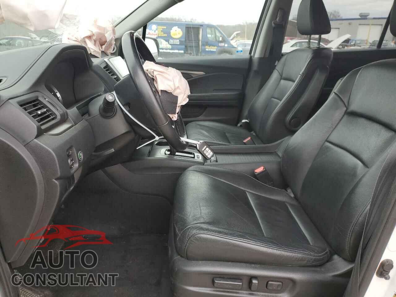 HONDA PILOT 2017 - 5FNYF6H74HB071382