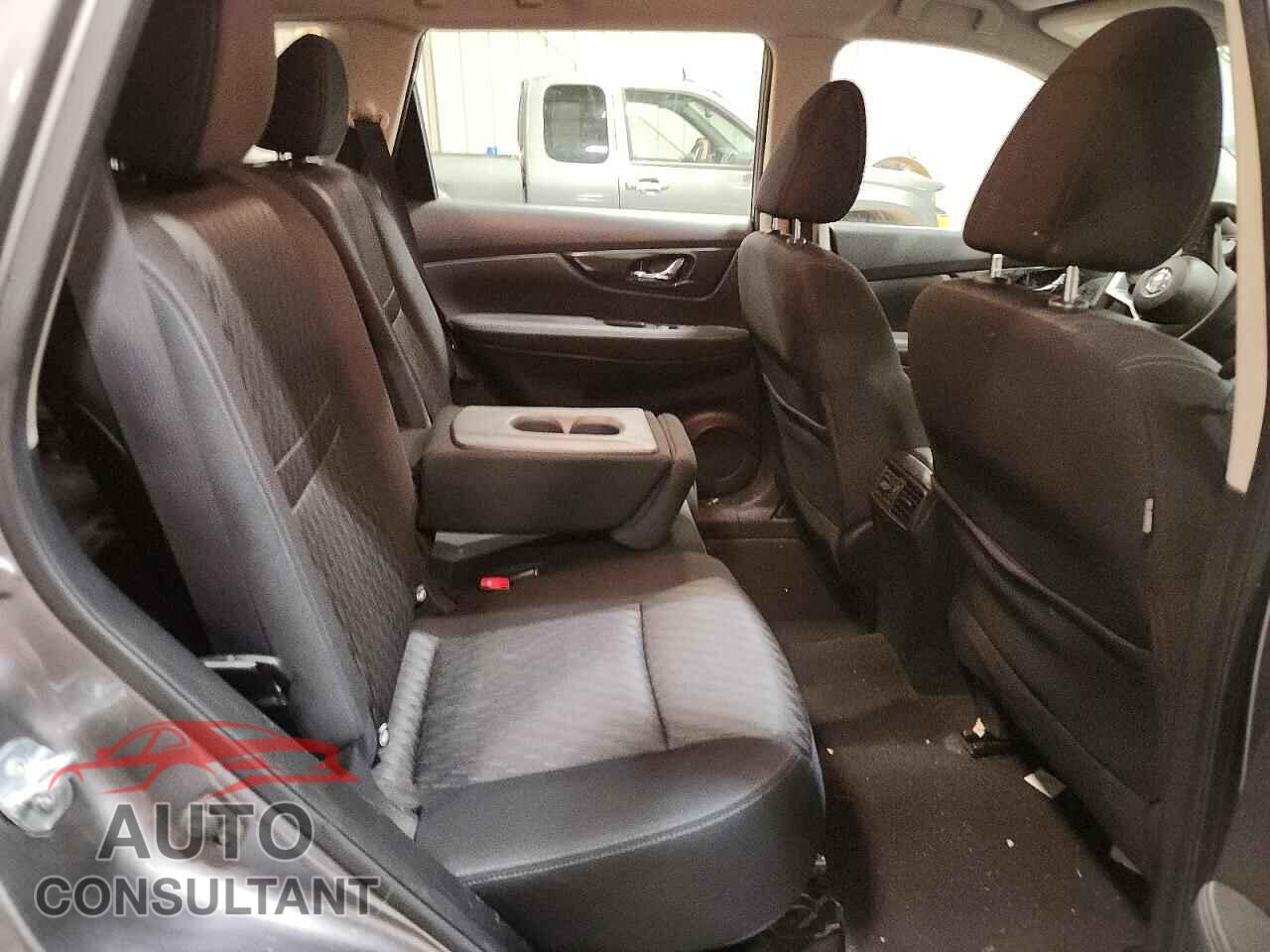 NISSAN ROGUE 2017 - KNMAT2MT8HP580418