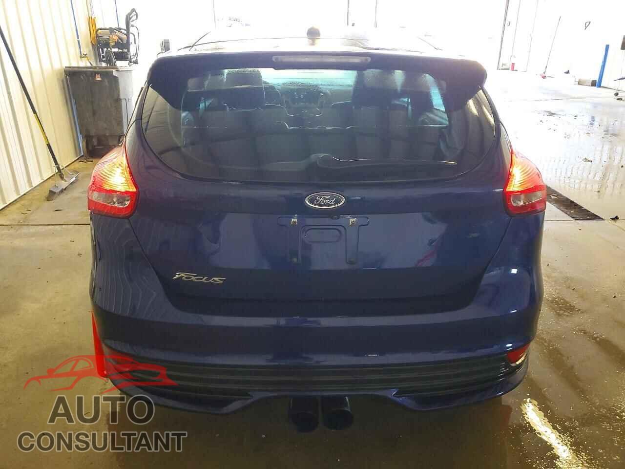 FORD FOCUS 2017 - 1FADP3L95HL262380