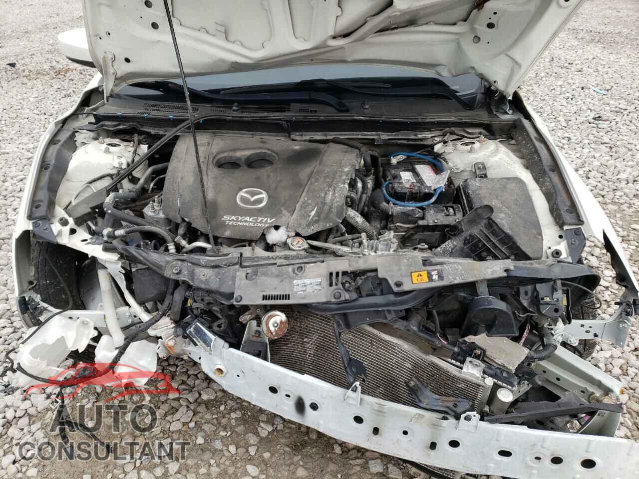 MAZDA 3 2017 - 3MZBN1V71HM105223