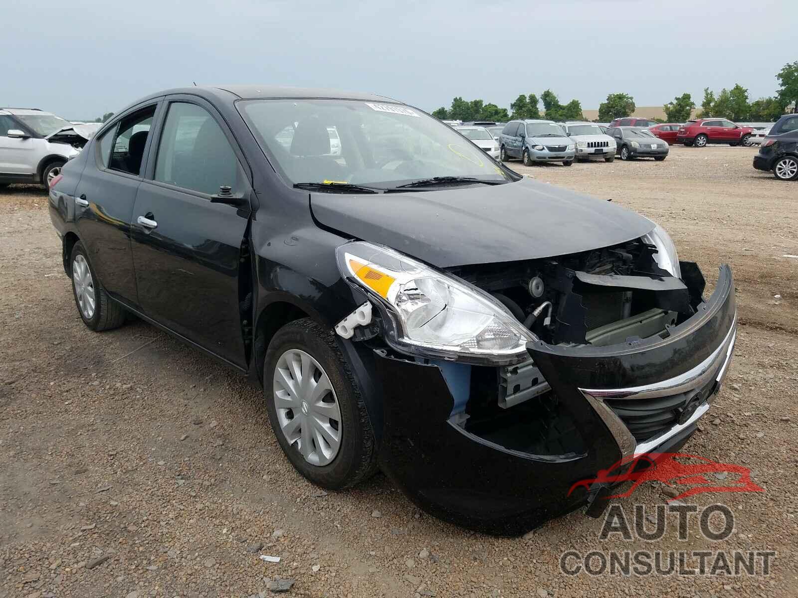 NISSAN VERSA 2017 - 3N1CN7AP0HL883988