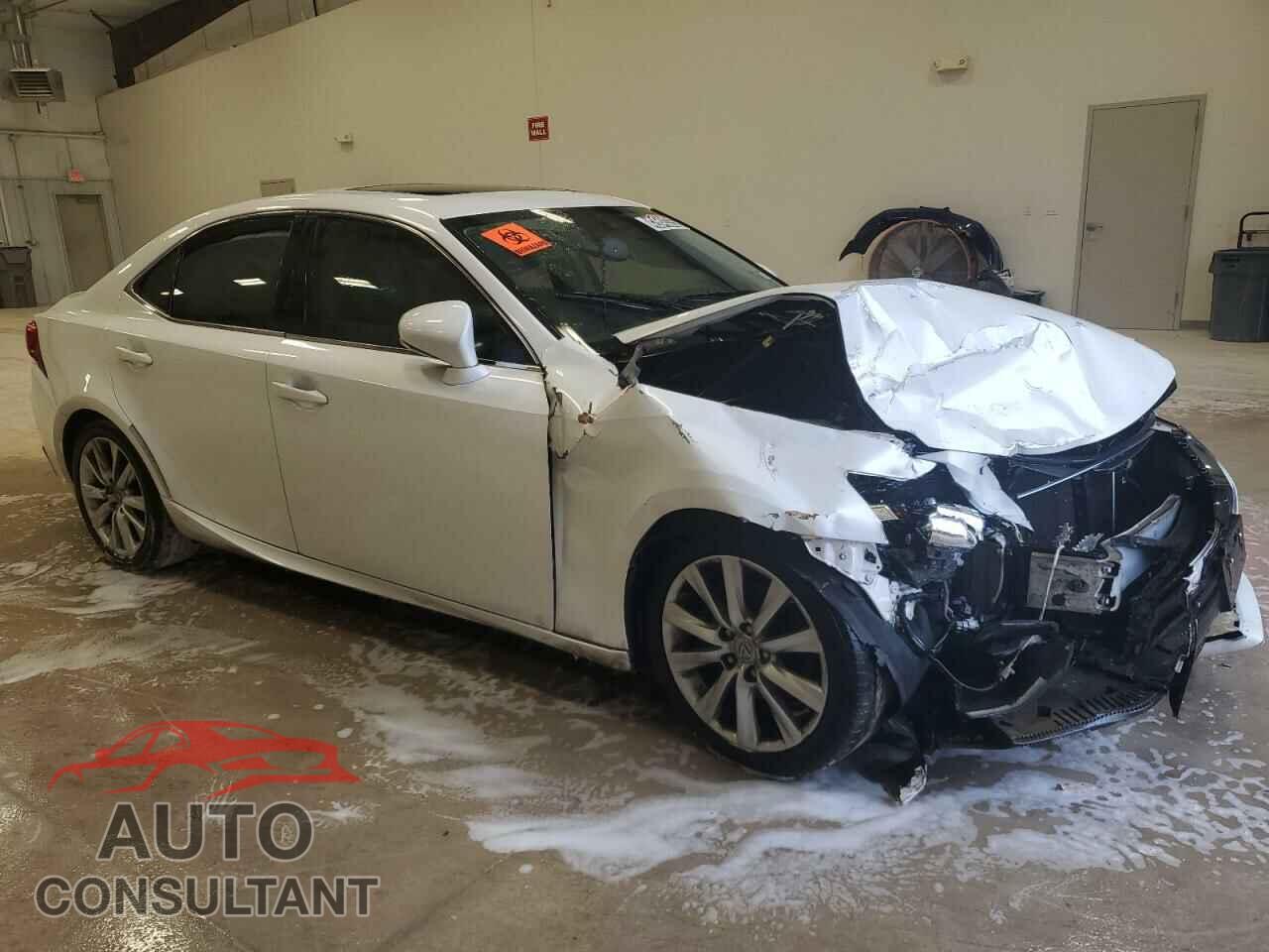 LEXUS IS 2014 - JTHBF1D24E5040728