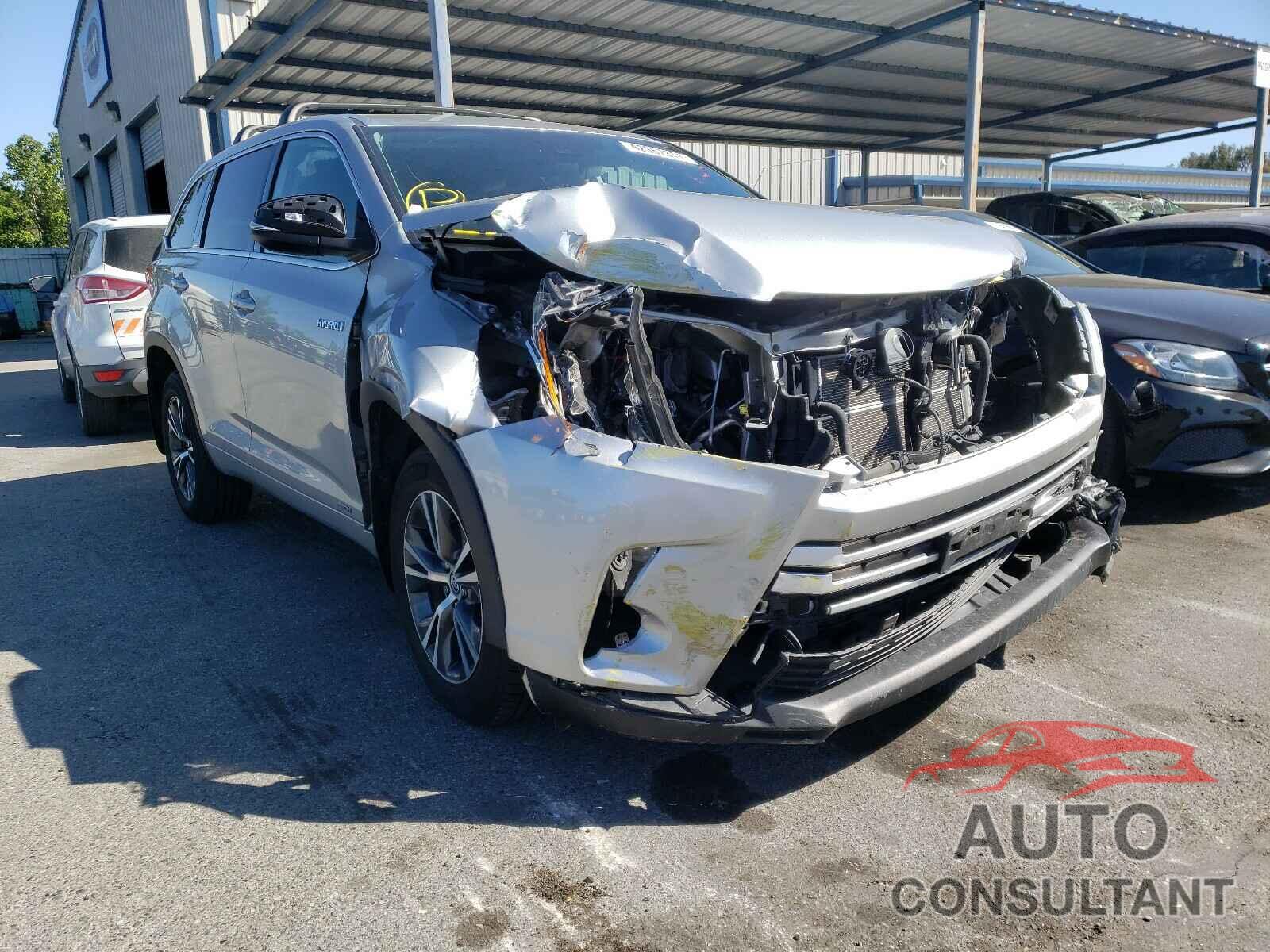 TOYOTA HIGHLANDER 2018 - 5TDBGRFH6JS043102