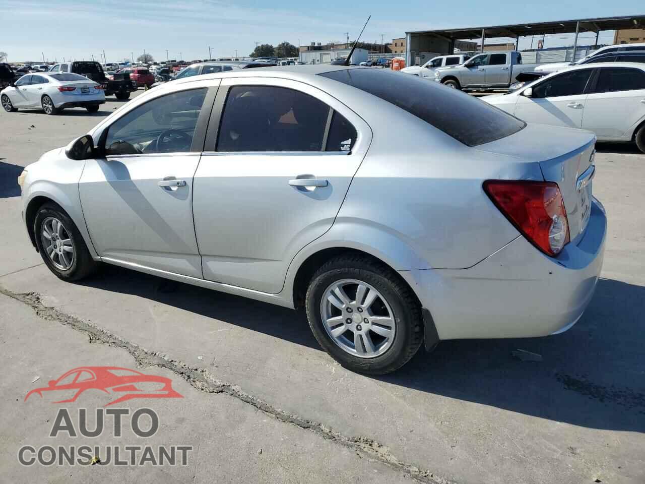 CHEVROLET SONIC 2014 - 1G1JC5SH4E4214350
