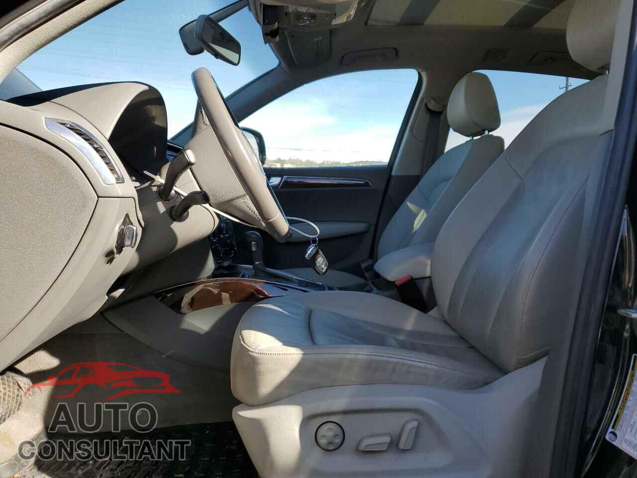 AUDI Q5 2011 - WA1CFAFPXBA010158