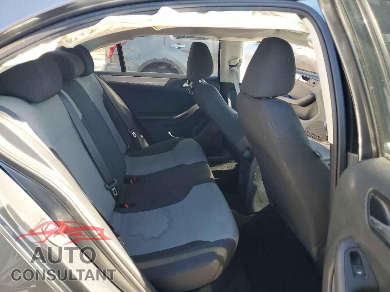 VOLKSWAGEN JETTA 2017 - 3VW2B7AJ9HM379637