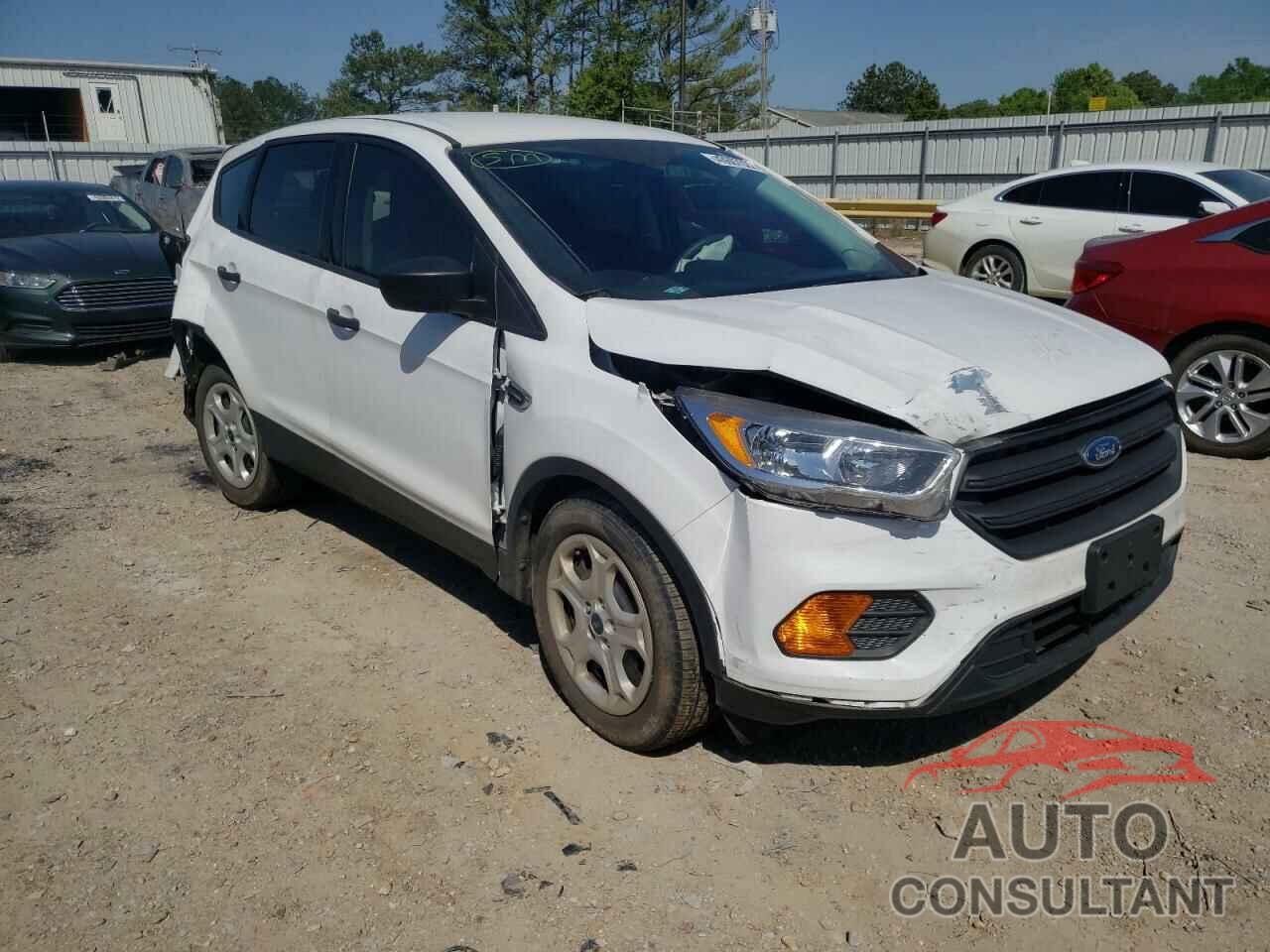 FORD ESCAPE 2017 - 1FMCU0F70HUE07824