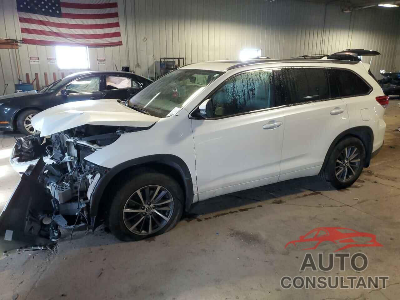 TOYOTA HIGHLANDER 2018 - 5TDJZRFH0JS551040