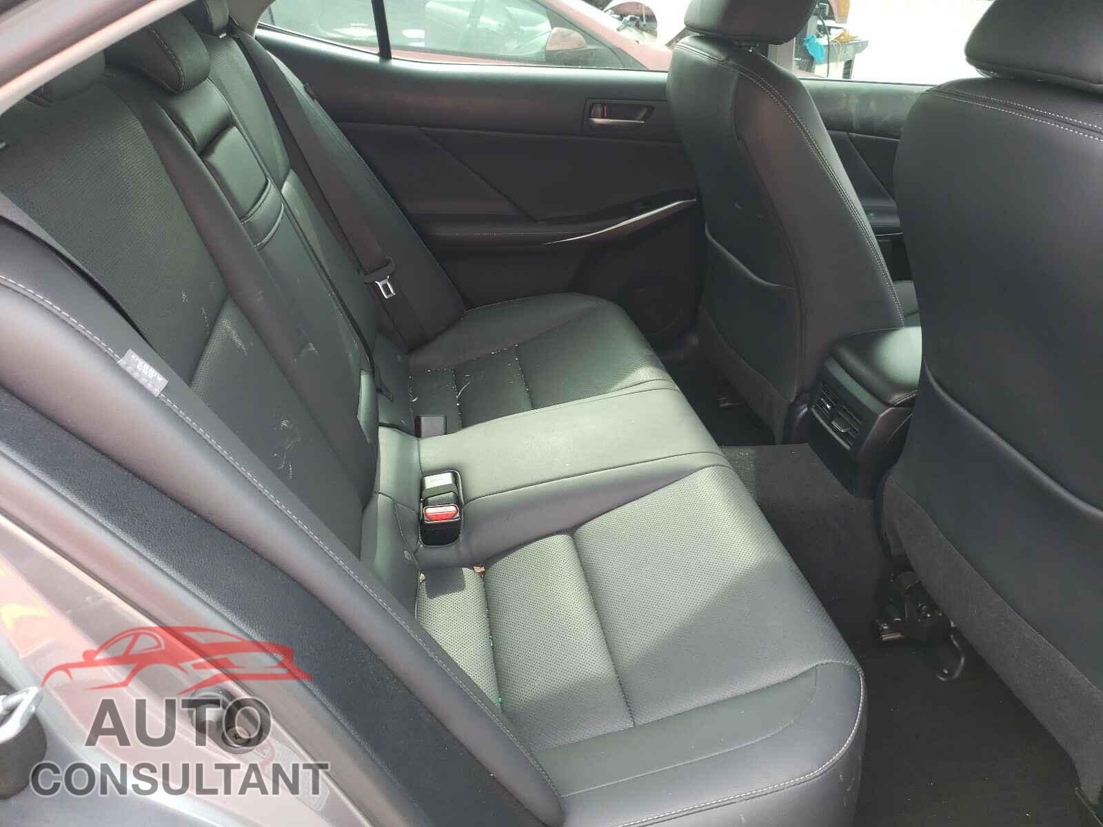 LEXUS IS 2017 - JTHBA1D21H5061622