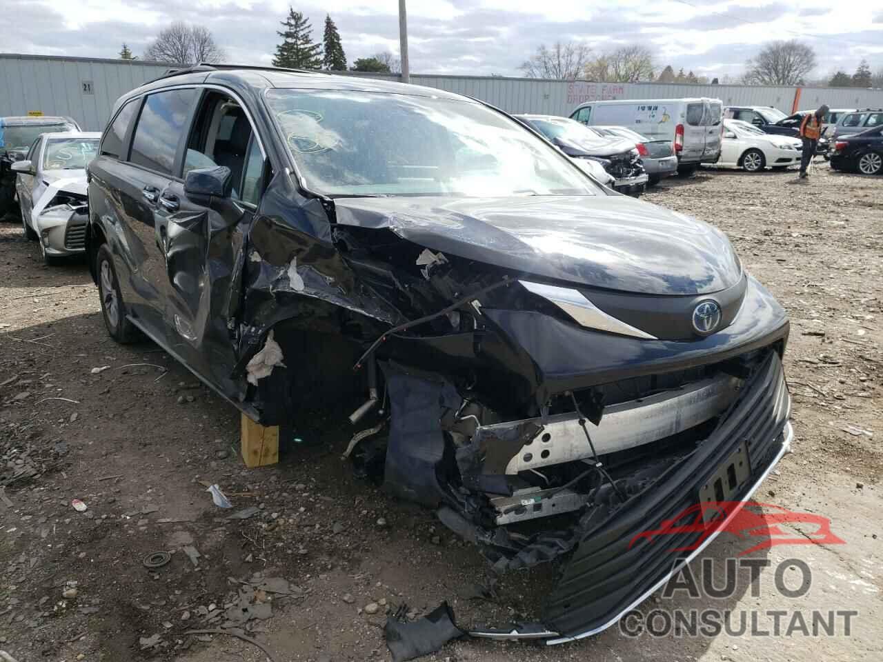 TOYOTA SIENNA 2021 - 5TDYSKFC3MS019199