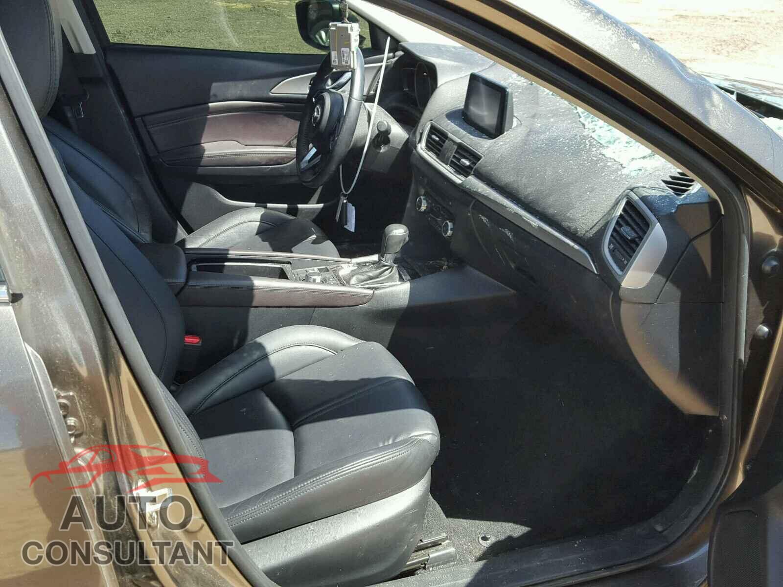 MAZDA 3 2018 - 3MZBN1V33JM160467
