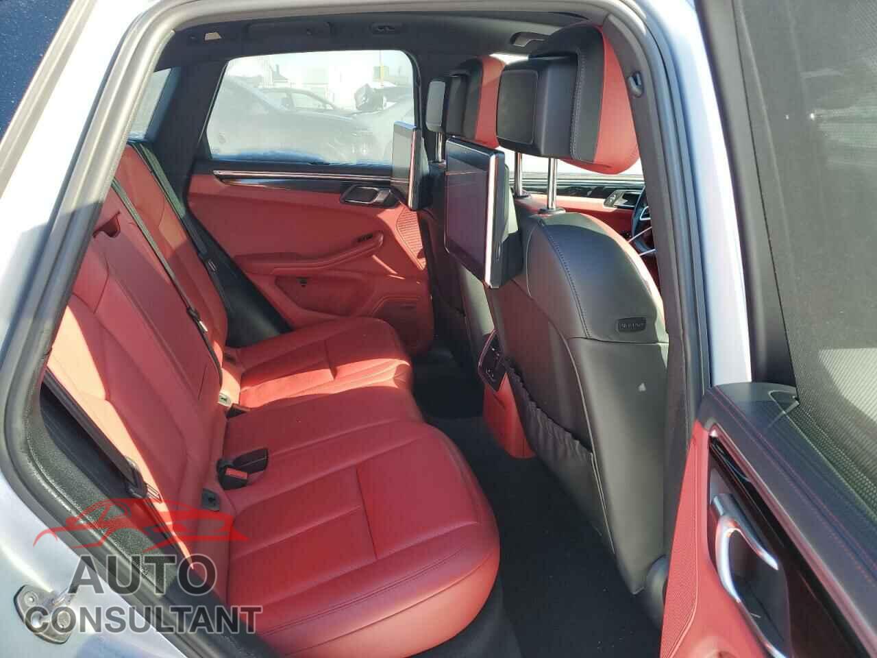 PORSCHE MACAN 2016 - WP1AB2A55GLB44431