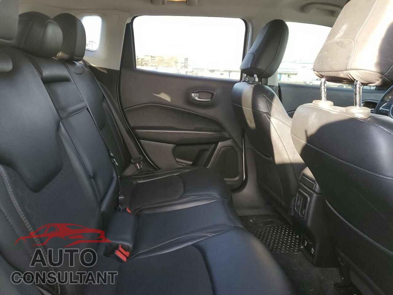 JEEP COMPASS 2018 - 3C4NJDBB6JT393127