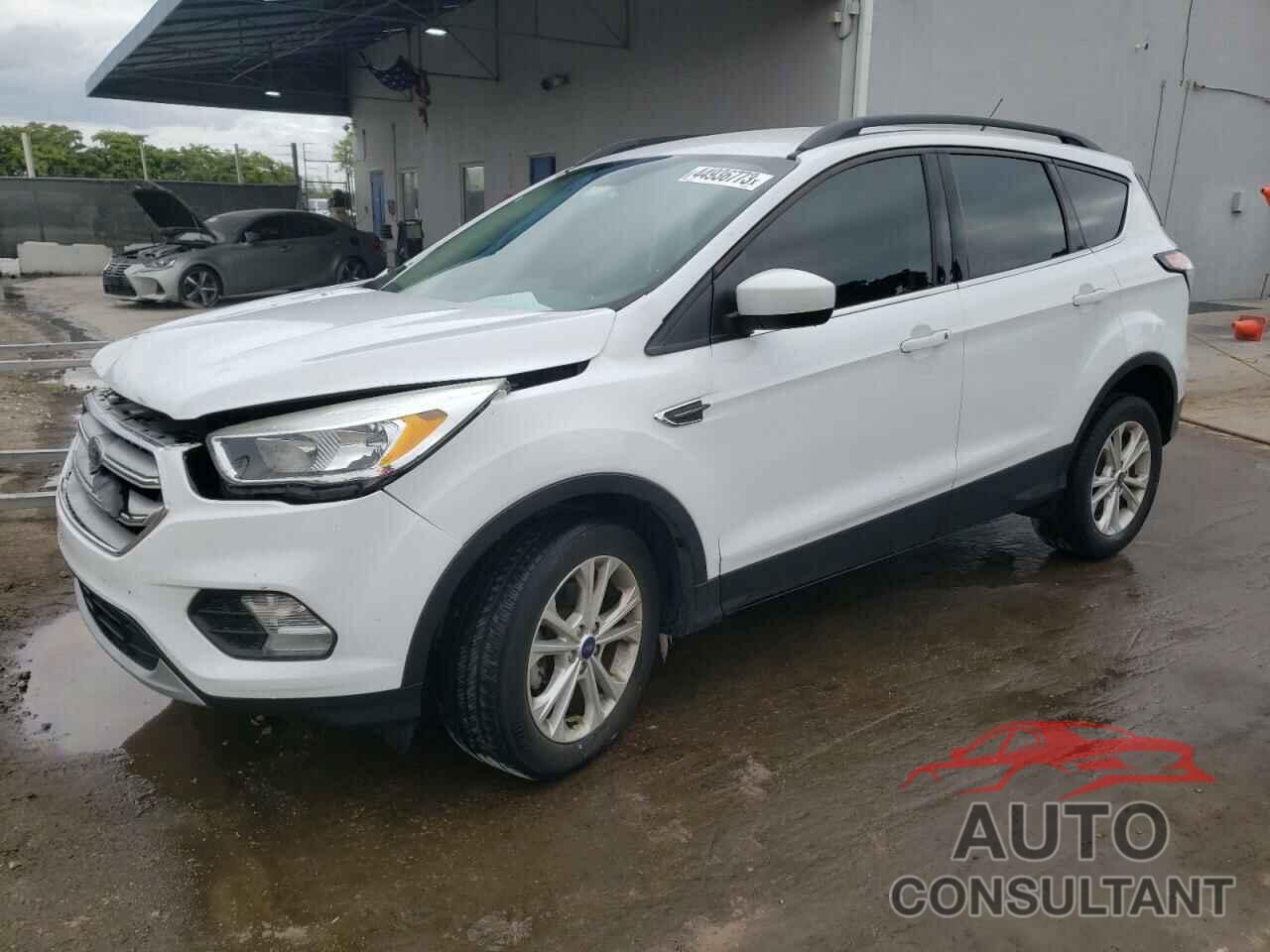 FORD ESCAPE 2018 - 1FMCU0GDXJUD00595