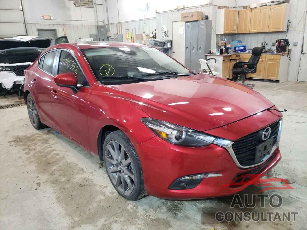 MAZDA 3 2018 - 3MZBN1W32JM185259