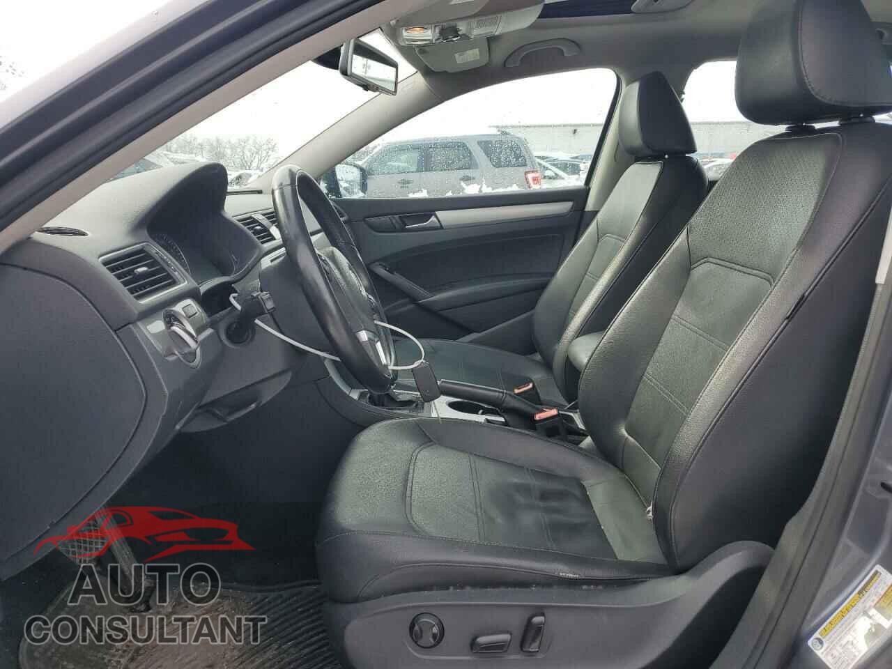 VOLKSWAGEN PASSAT 2013 - 1VWBP7A30DC058973