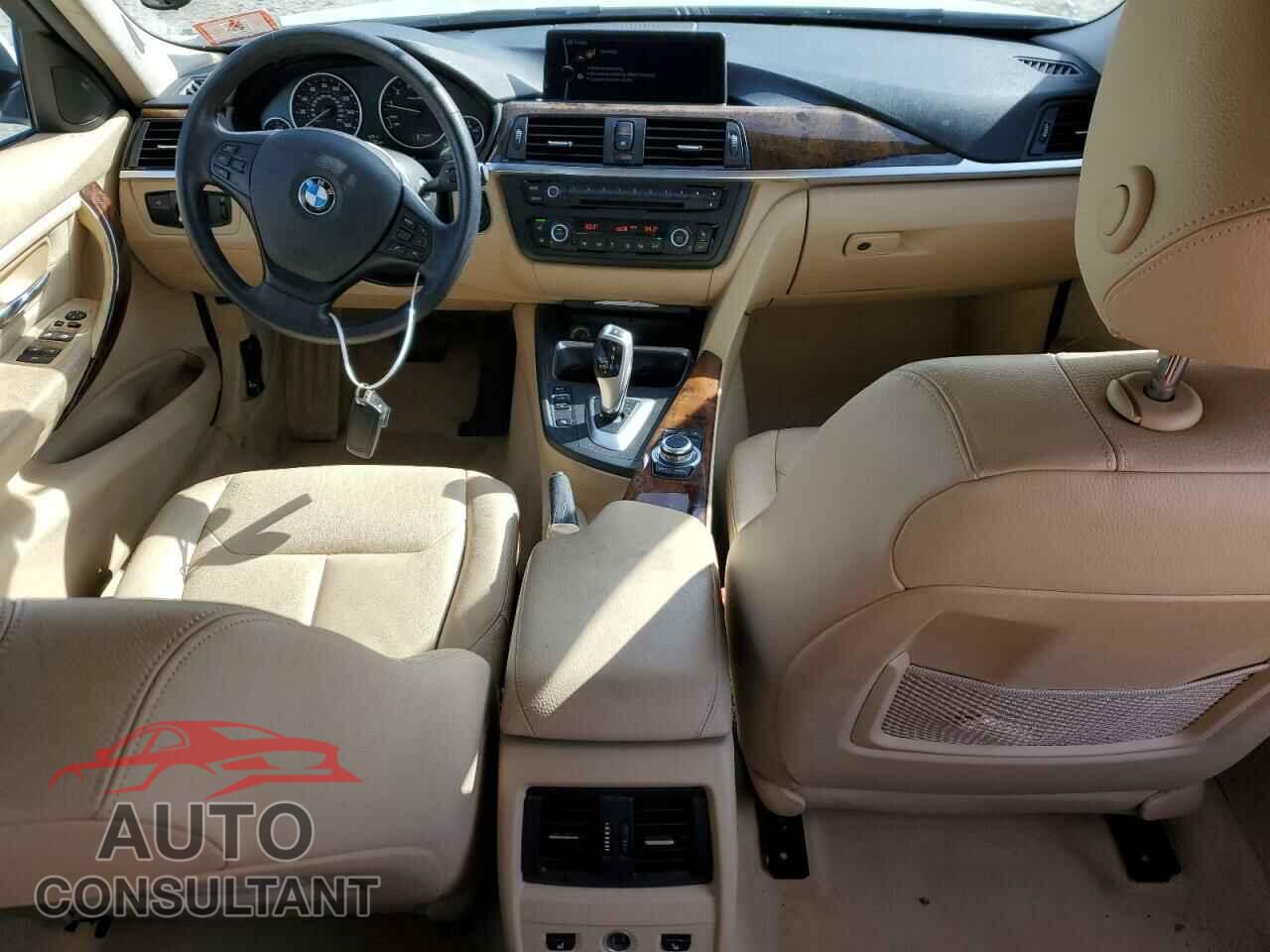 BMW 3 SERIES 2013 - WBA3B5G54DNP40744