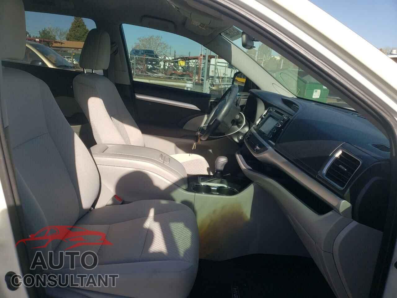 TOYOTA HIGHLANDER 2016 - 5TDBKRFH1GS286484