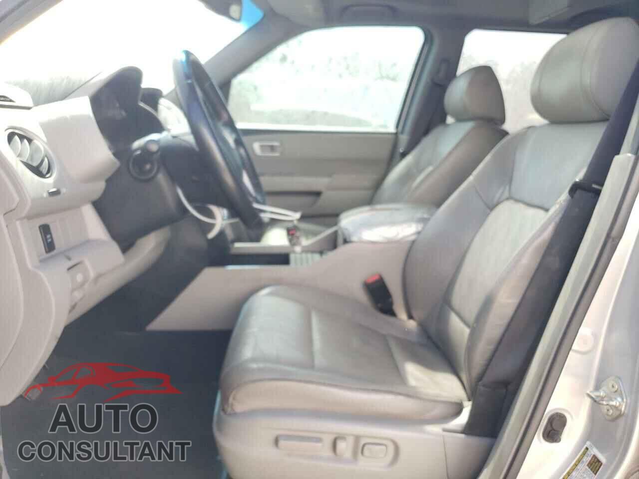 HONDA PILOT 2011 - 5FNYF3H60BB057556