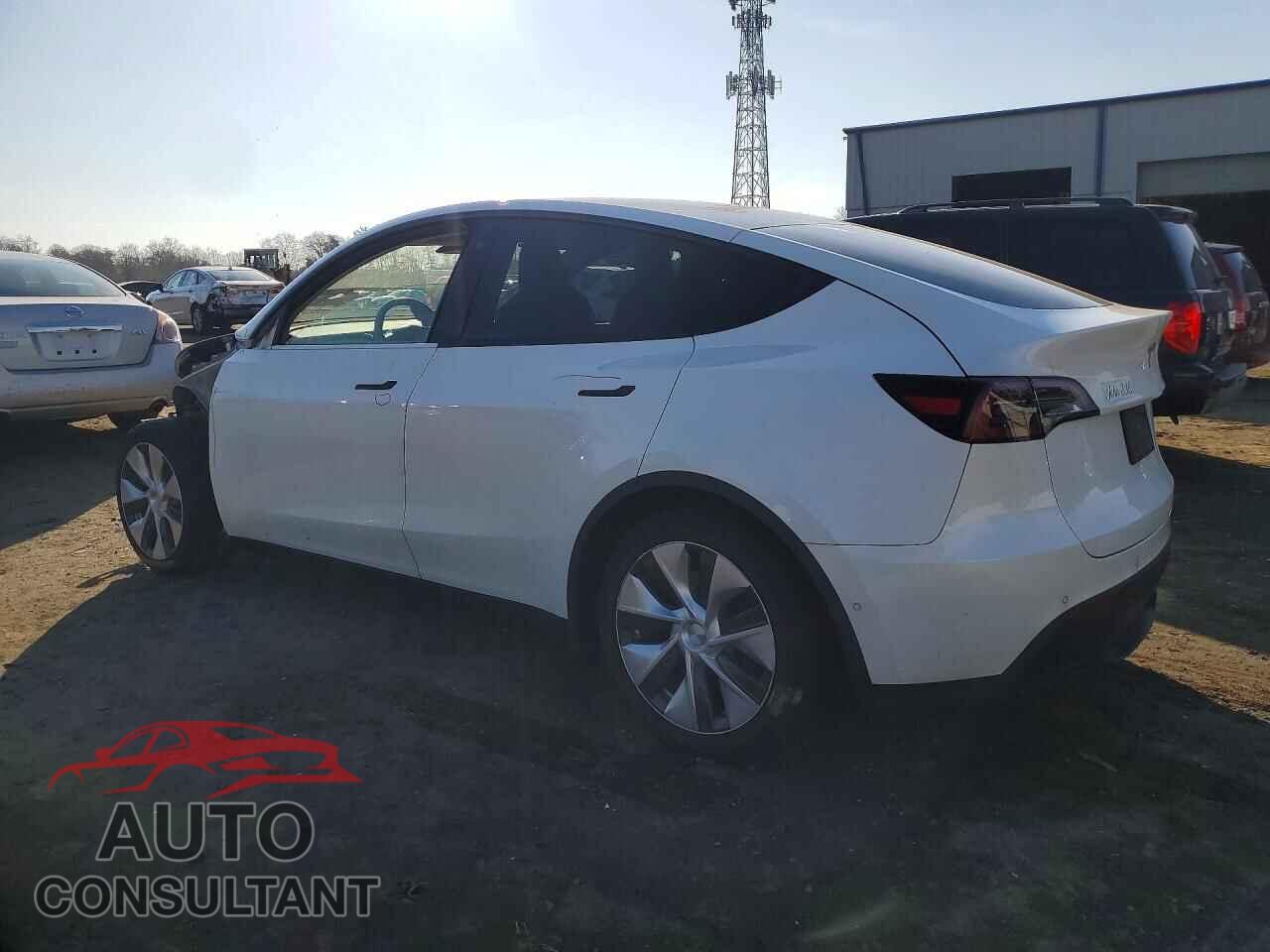 TESLA MODEL Y 2021 - 5YJYGAEE0MF145541