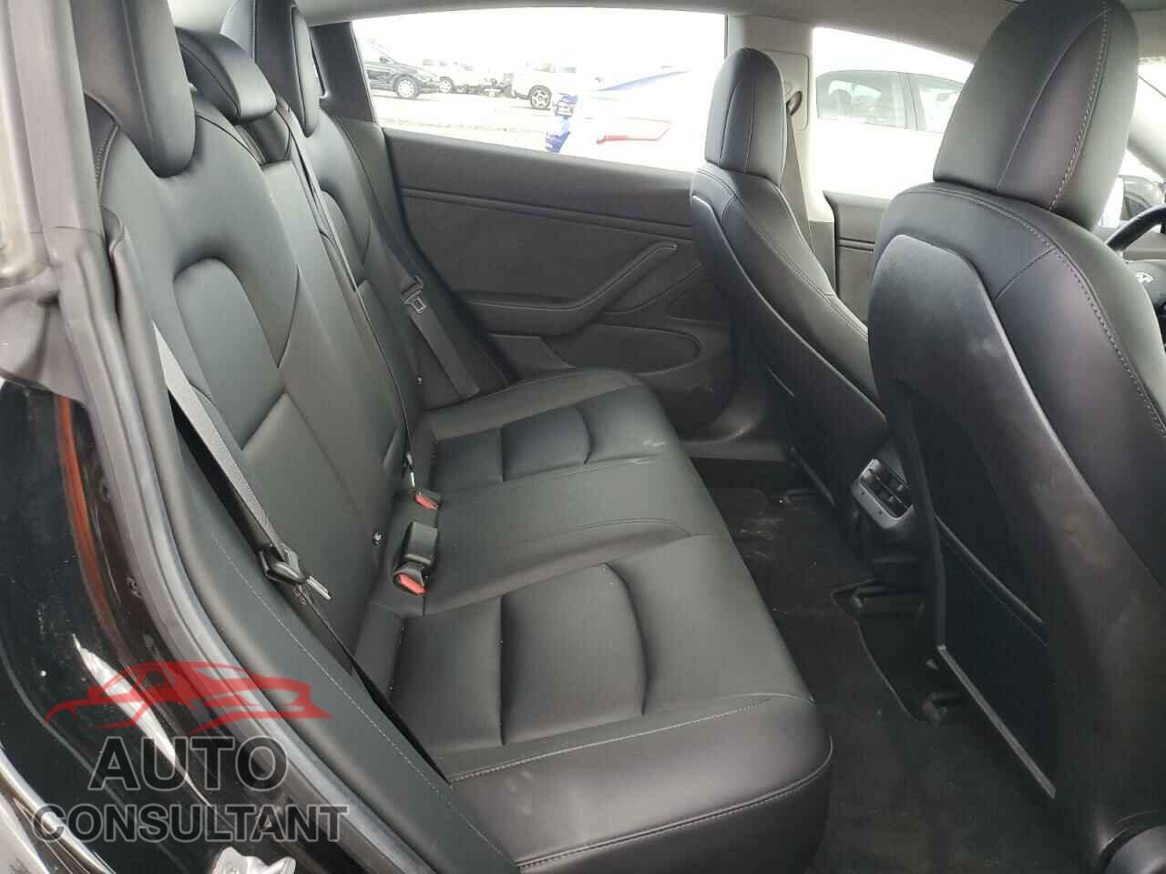 TESLA MODEL 3 2018 - 5YJ3E1EA8JF039489