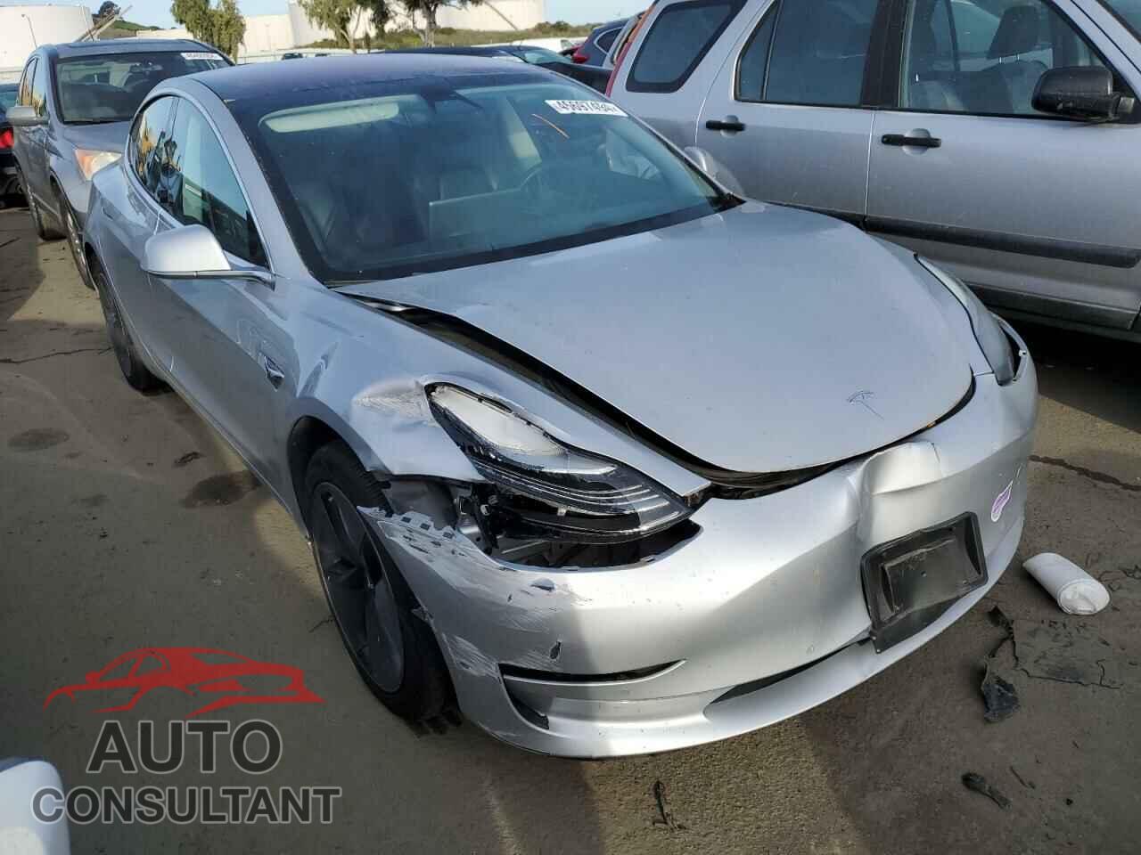 TESLA MODEL 3 2018 - 5YJ3E1EB0JF093345