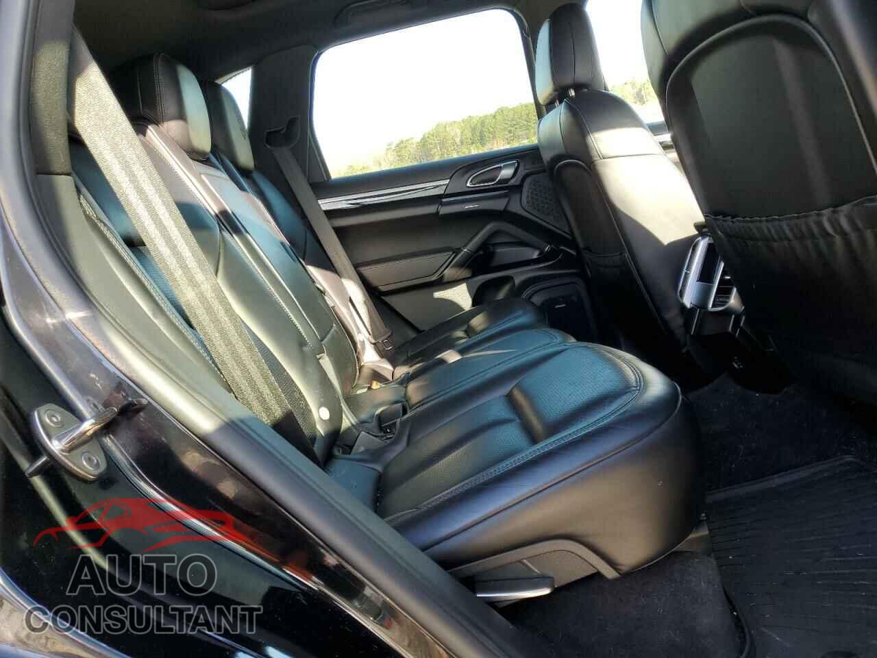 PORSCHE CAYENNE 2017 - WP1AA2A22HKA82552