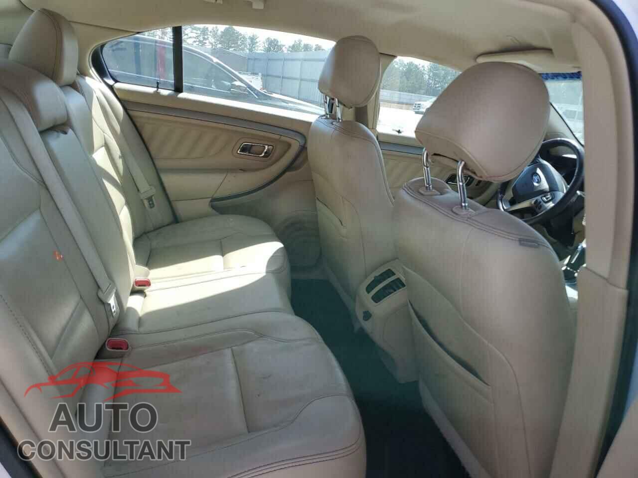 FORD TAURUS 2015 - 1FAHP2E83FG174367