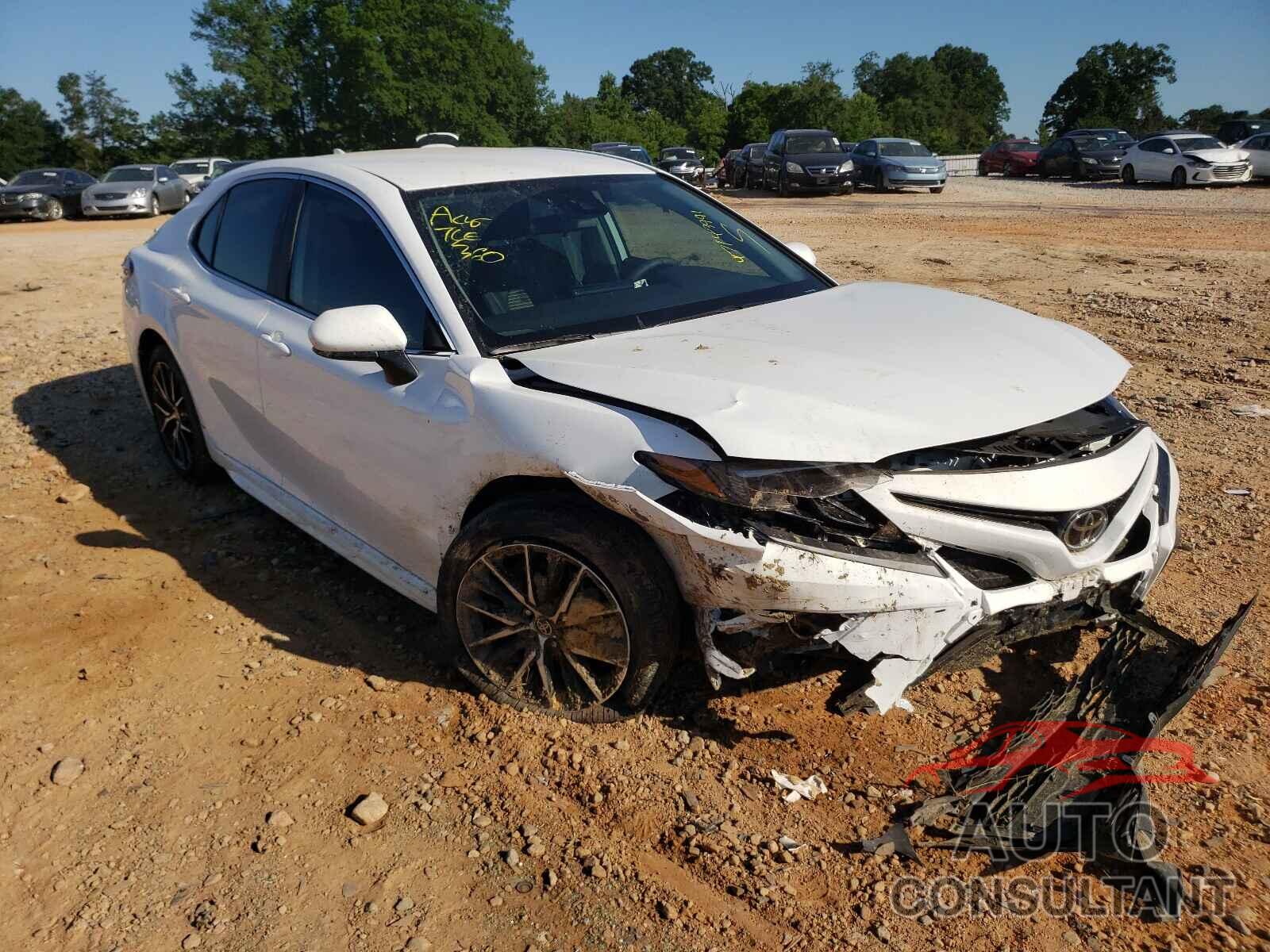 TOYOTA CAMRY 2021 - 4T1G11AK5MU402432