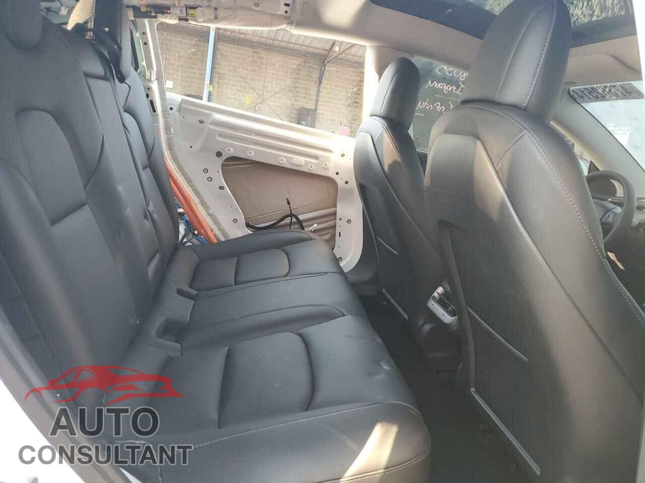 TESLA MODEL 3 2021 - 5YJ3E1EA6MF048552