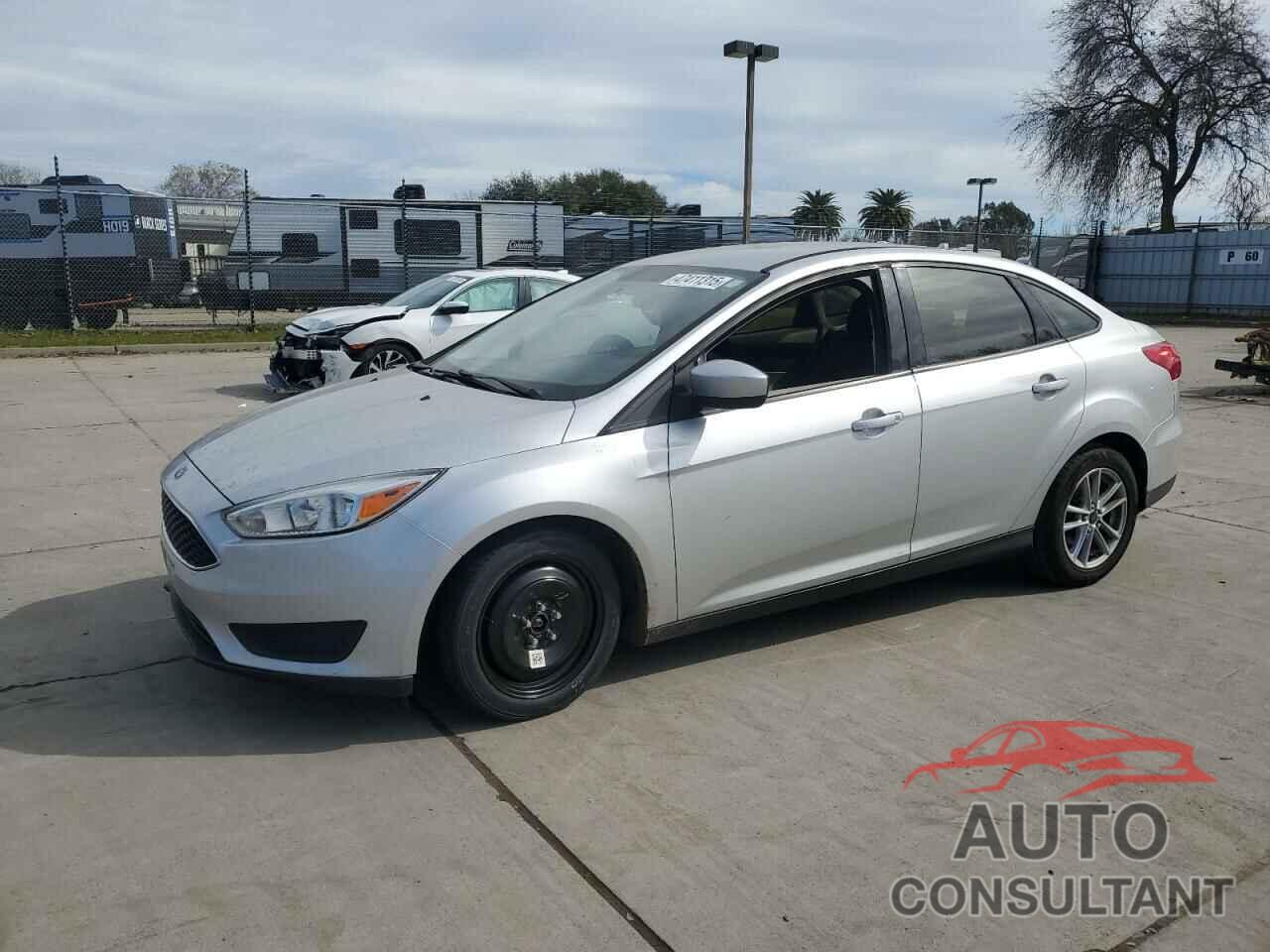 FORD FOCUS 2018 - 1FADP3FE3JL261145