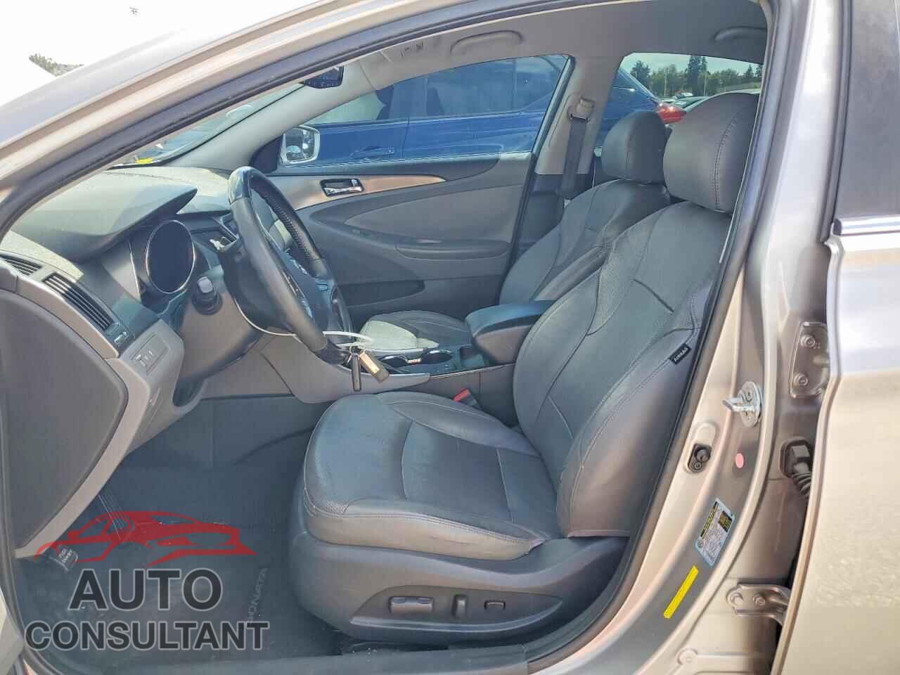 HYUNDAI SONATA 2012 - KMHEC4A47CA037708