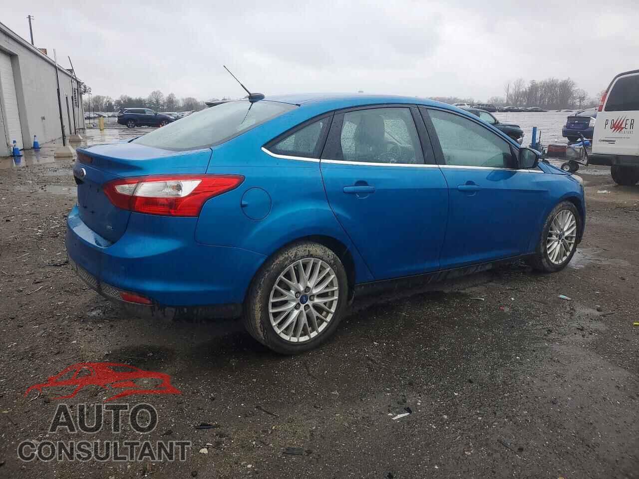 FORD FOCUS 2012 - 1FAHP3H21CL284155