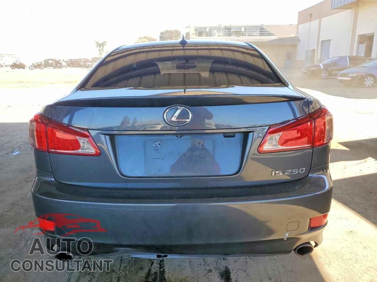 LEXUS IS 2011 - JTHBF5C21B5131220