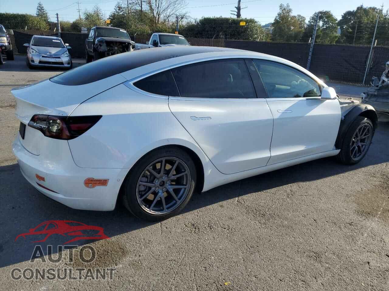 TESLA MODEL 3 2020 - 5YJ3E1EA0LF808571